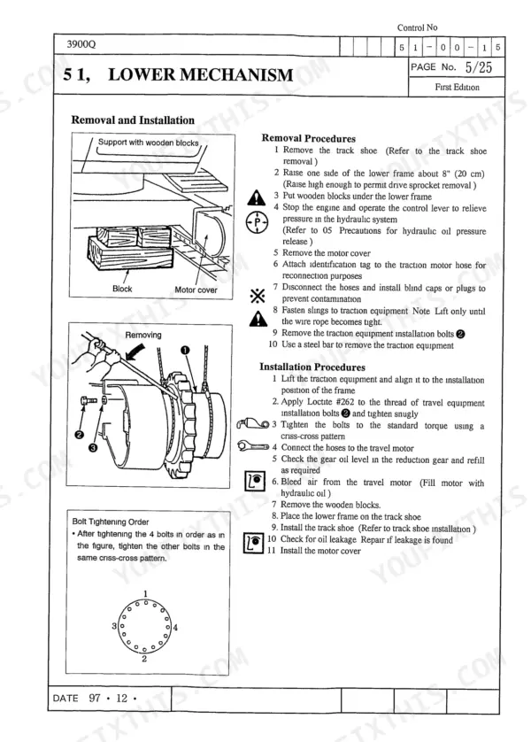 Link-belt 3900Q lower mechanism removal and installation procedures for traction equipment, including bolt tightening order diagram.
